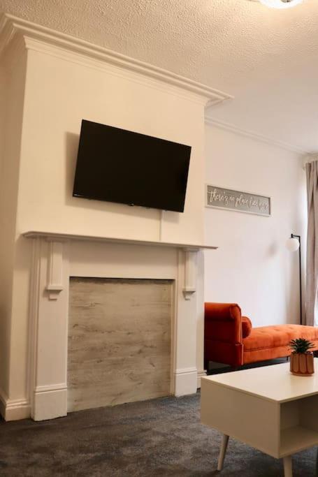 Charming 3 Bedroom Property Free Wifi & Parking Leeds  Esterno foto