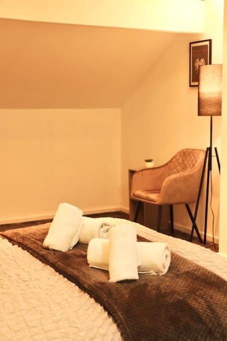 Charming 3 Bedroom Property Free Wifi & Parking Leeds  Esterno foto