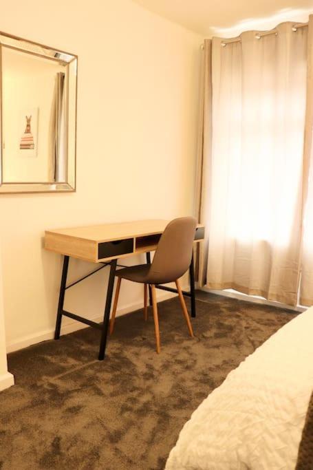 Charming 3 Bedroom Property Free Wifi & Parking Leeds  Esterno foto